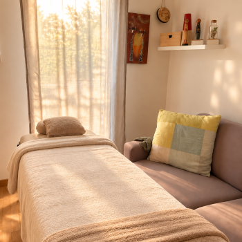 Cabinet de massage baigné de soleil
